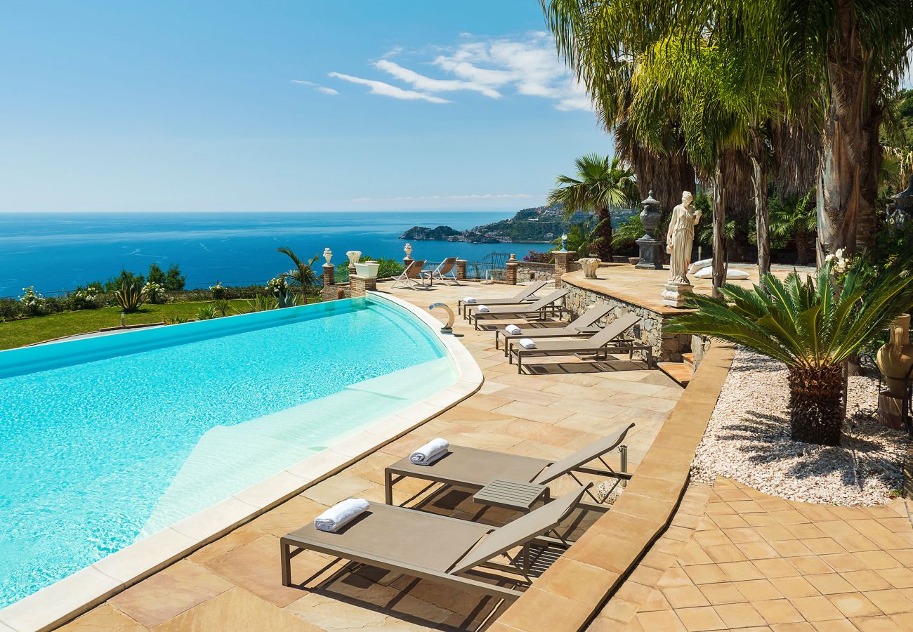 Villa in Letojanni - Premium villa with pool in Taormina, Sicily - 8 pax Villa in Letojanni - Premium villa with pool in Taormina, Sicily - 8 pax
