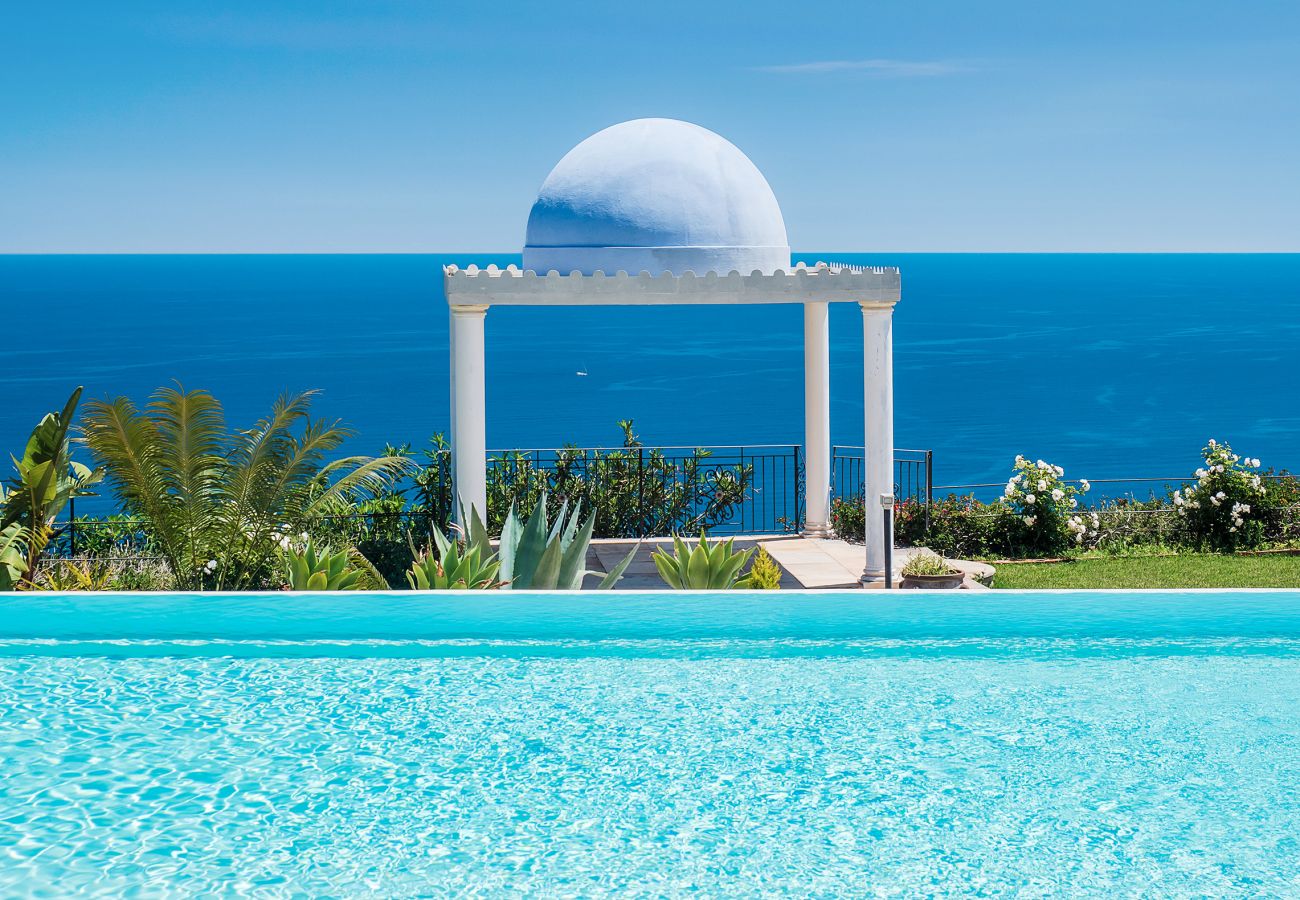 Villa in Letojanni - Premium villa with pool in Taormina, Sicily - 8 pax Villa in Letojanni - Premium villa with pool in Taormina, Sicily - 8 pax