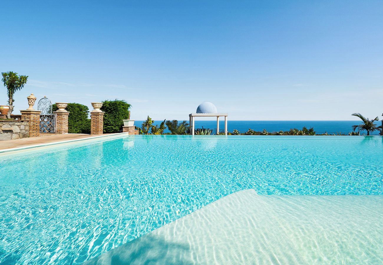 Villa in Letojanni - Premium villa with pool in Taormina, Sicily - 8 pax Villa in Letojanni - Premium villa with pool in Taormina, Sicily - 8 pax