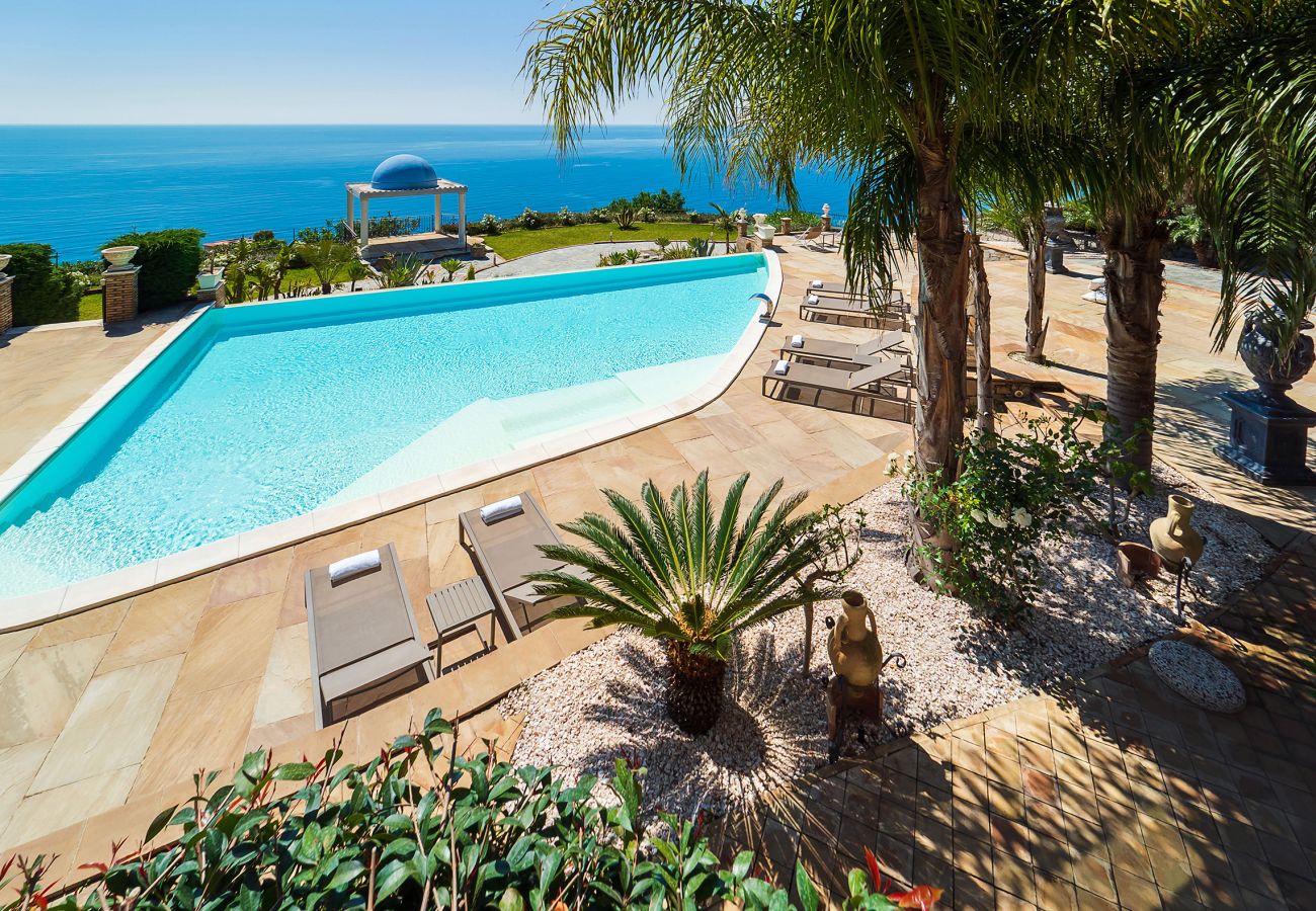 Villa in Letojanni - Premium villa with pool in Taormina, Sicily - 8 pax Villa in Letojanni - Premium villa with pool in Taormina, Sicily - 8 pax