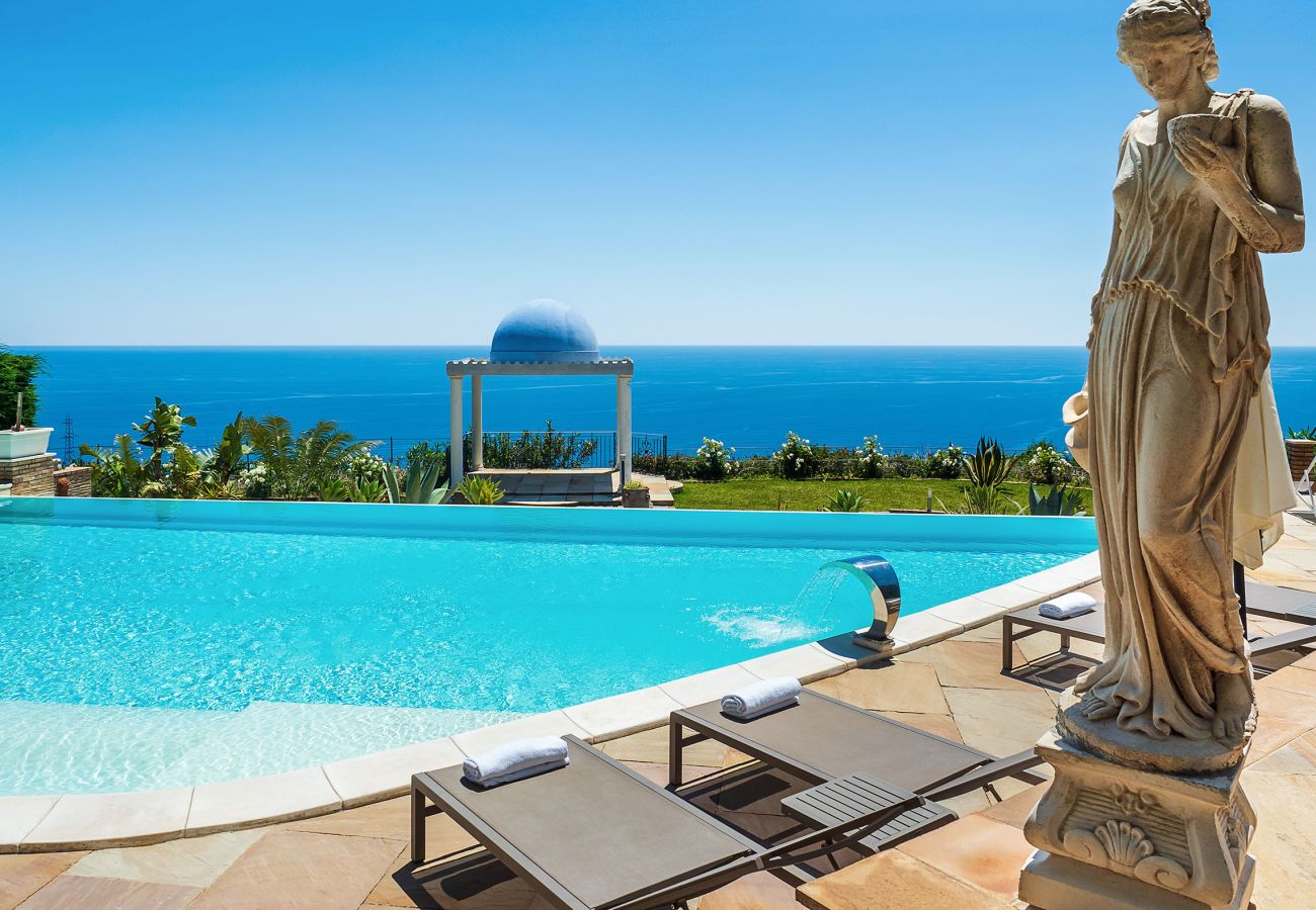 Villa in Letojanni - Premium villa with pool in Taormina, Sicily - 8 pax Villa in Letojanni - Premium villa with pool in Taormina, Sicily - 8 pax