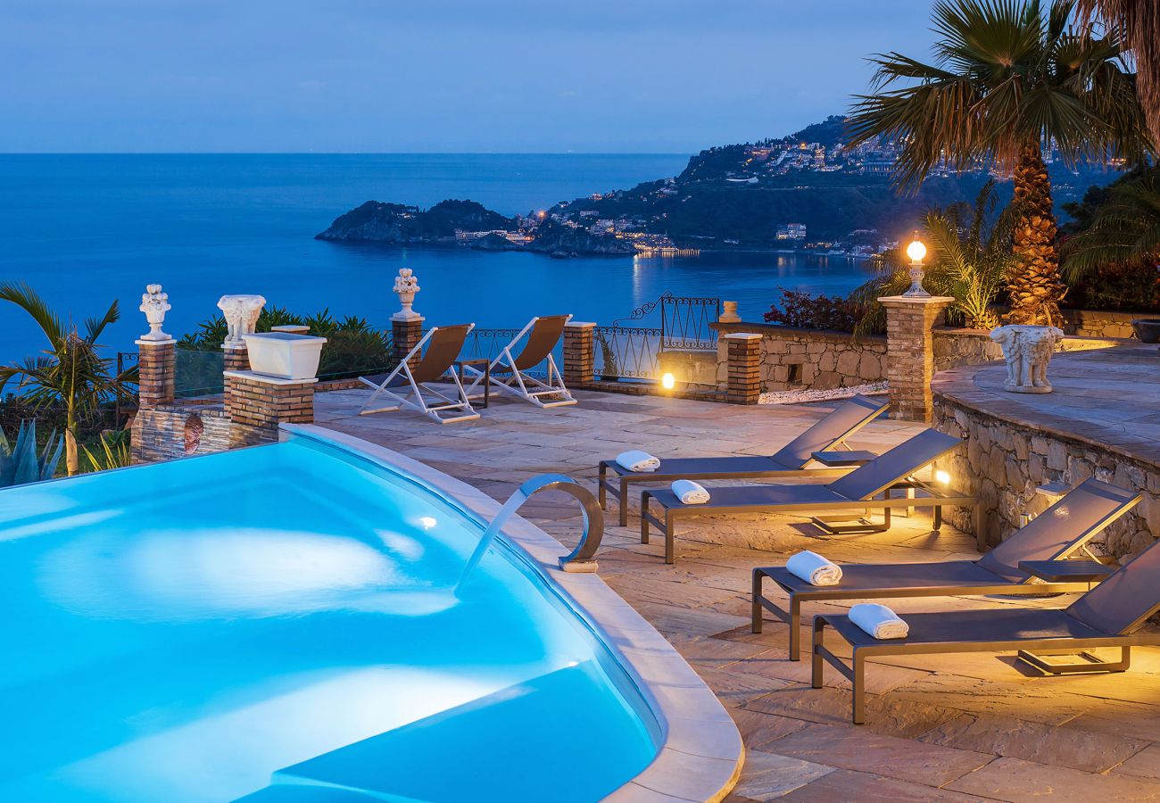 Villa in Letojanni - Premium villa with pool in Taormina, Sicily - 8 pax Villa in Letojanni - Premium villa with pool in Taormina, Sicily - 8 pax
