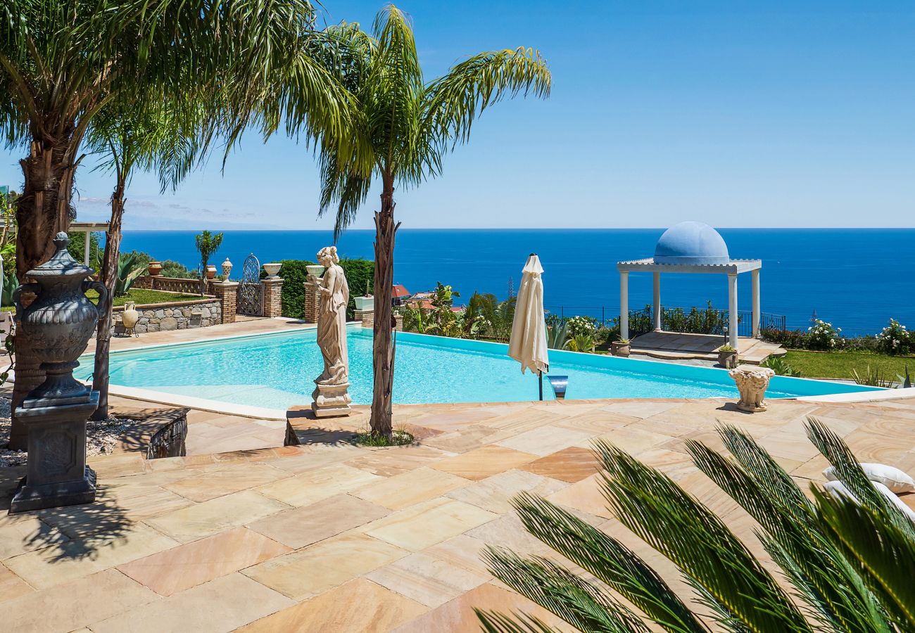 Villa in Letojanni - Premium villa with pool in Taormina, Sicily - 8 pax Villa in Letojanni - Premium villa with pool in Taormina, Sicily - 8 pax