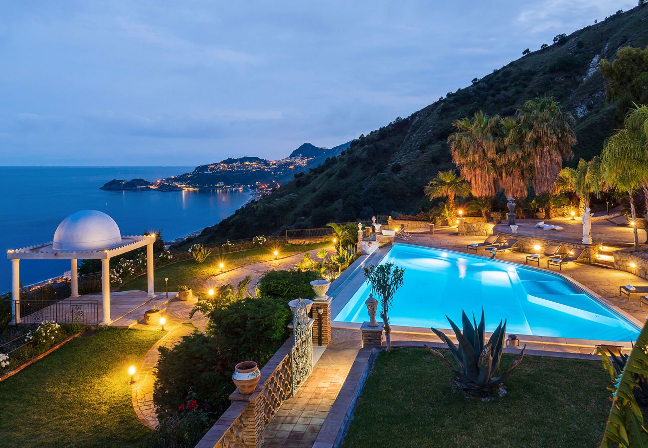 Villa in Letojanni - Premium villa with pool in Taormina, Sicily - 8 pax Villa in Letojanni - Premium villa with pool in Taormina, Sicily - 8 pax