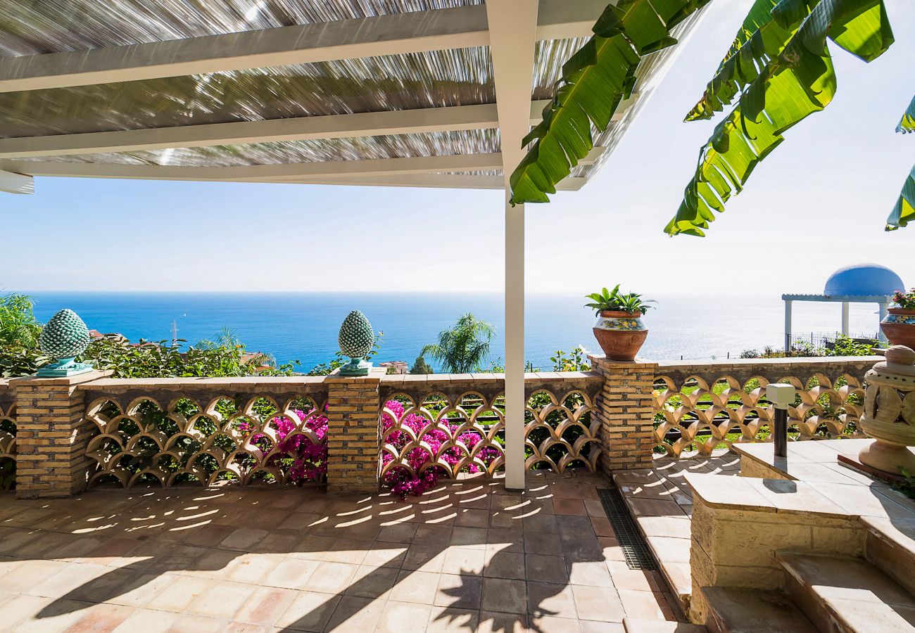 Villa in Letojanni - Premium villa with pool in Taormina, Sicily - 8 pax Villa in Letojanni - Premium villa with pool in Taormina, Sicily - 8 pax