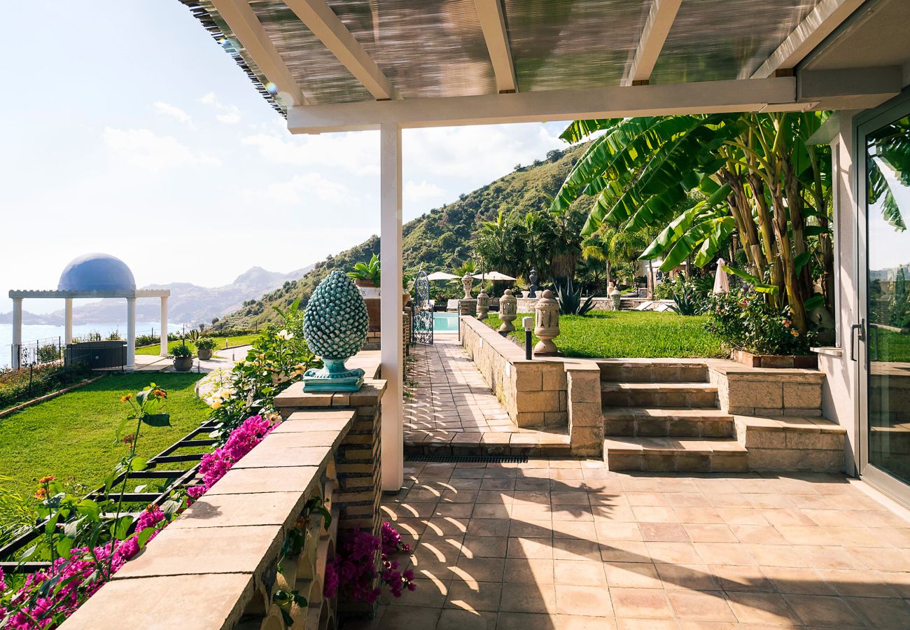 Villa in Letojanni - Premium villa with pool in Taormina, Sicily - 8 pax Villa in Letojanni - Premium villa with pool in Taormina, Sicily - 8 pax