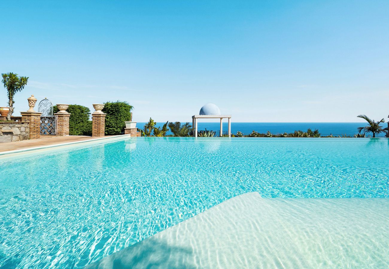 Villa in Letojanni - Premium villa with pool in Taormina, Sicily - 8 pax