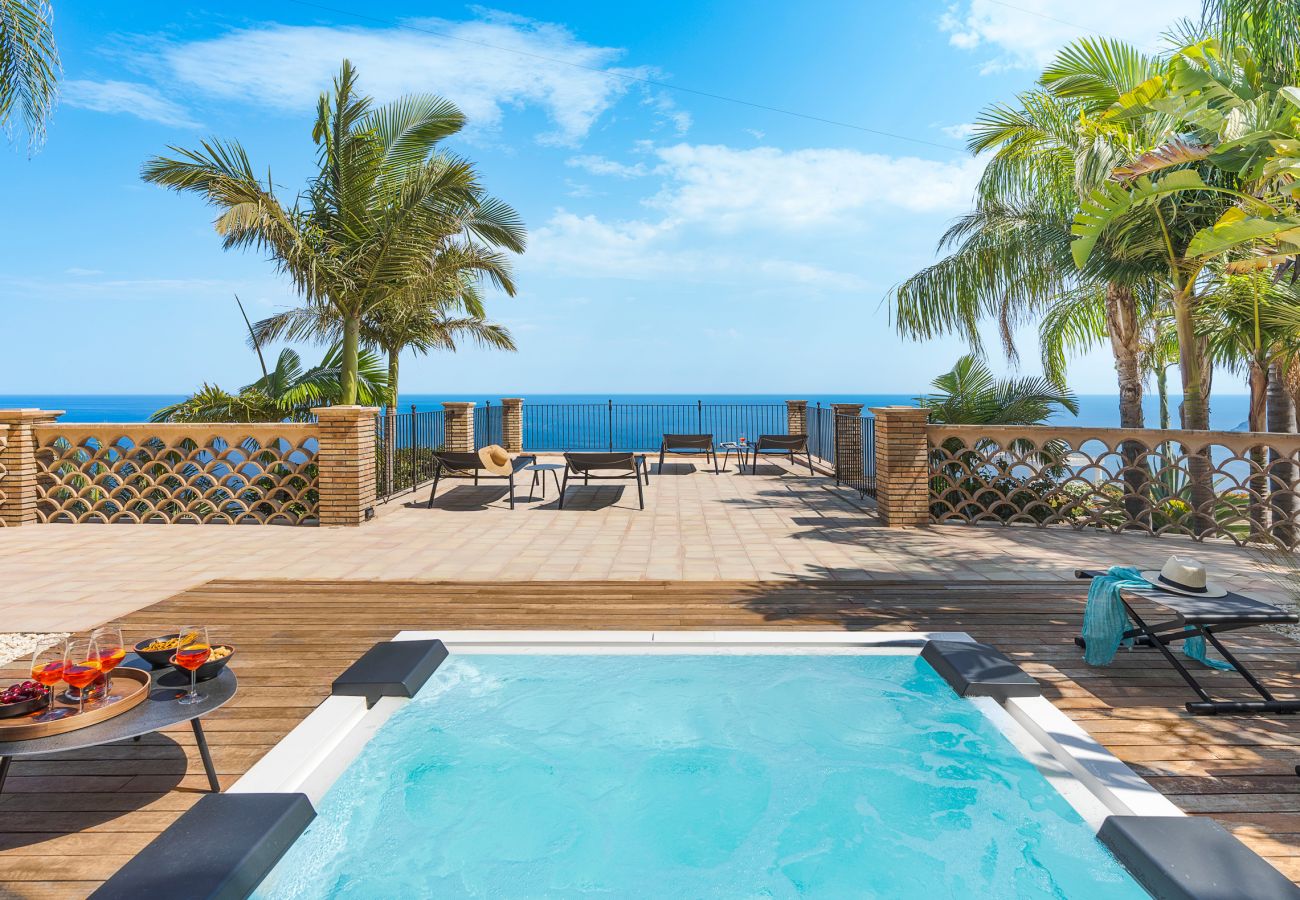 Villa in Letojanni - Premium villa with pool in Taormina, Sicily - 8 pax