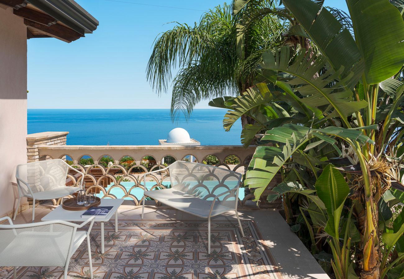 Villa in Letojanni - Premium villa with pool in Taormina, Sicily - 8 pax