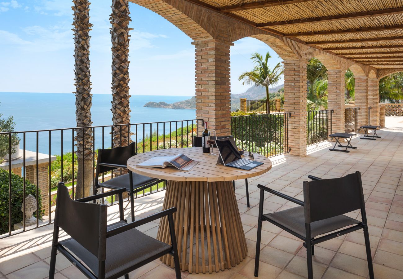 Villa in Letojanni - Premium villa with pool in Taormina, Sicily - 8 pax