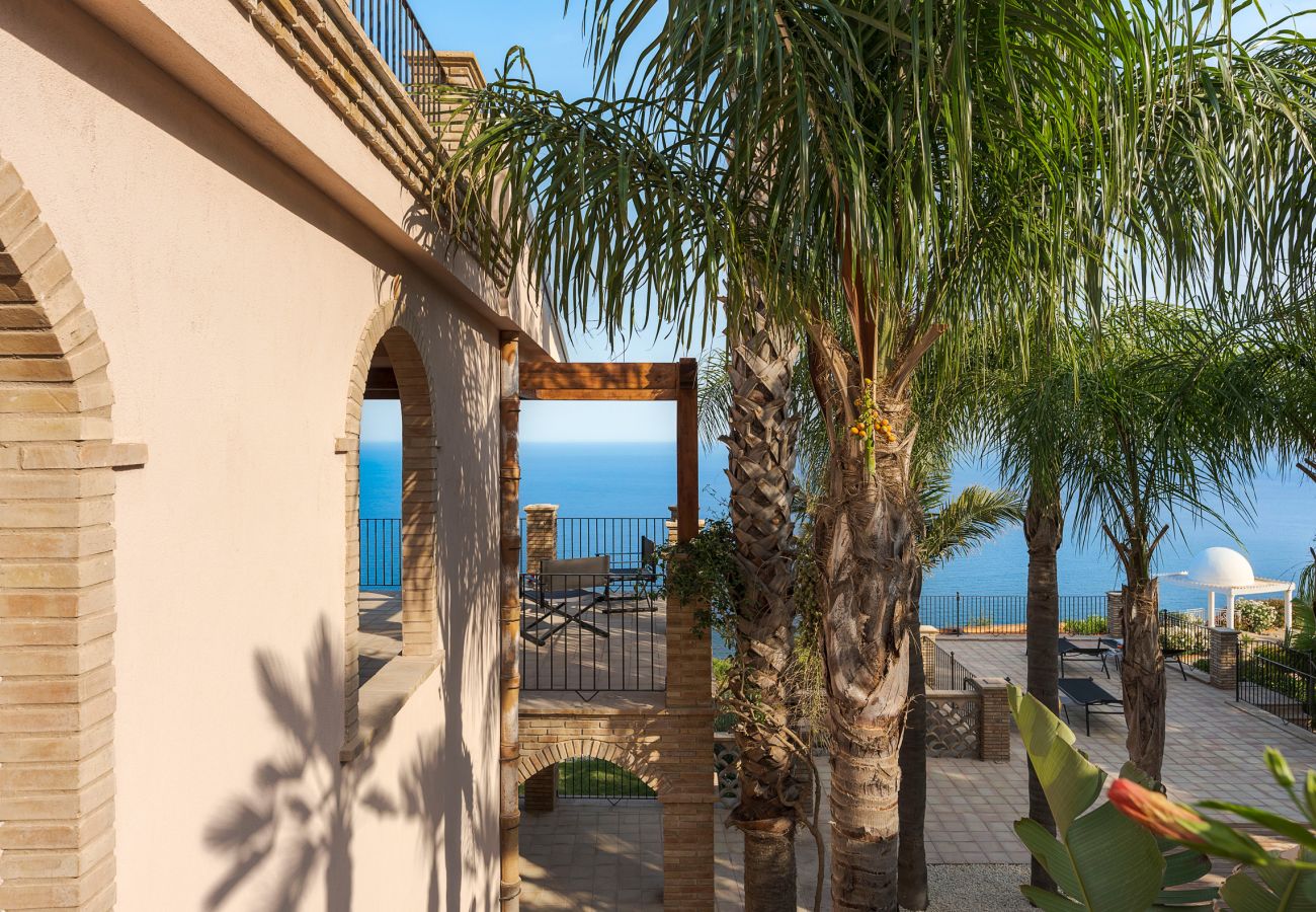 Villa in Letojanni - Premium villa with pool in Taormina, Sicily - 8 pax