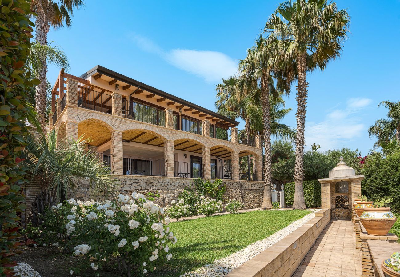 Villa in Letojanni - Premium villa with pool in Taormina, Sicily - 8 pax