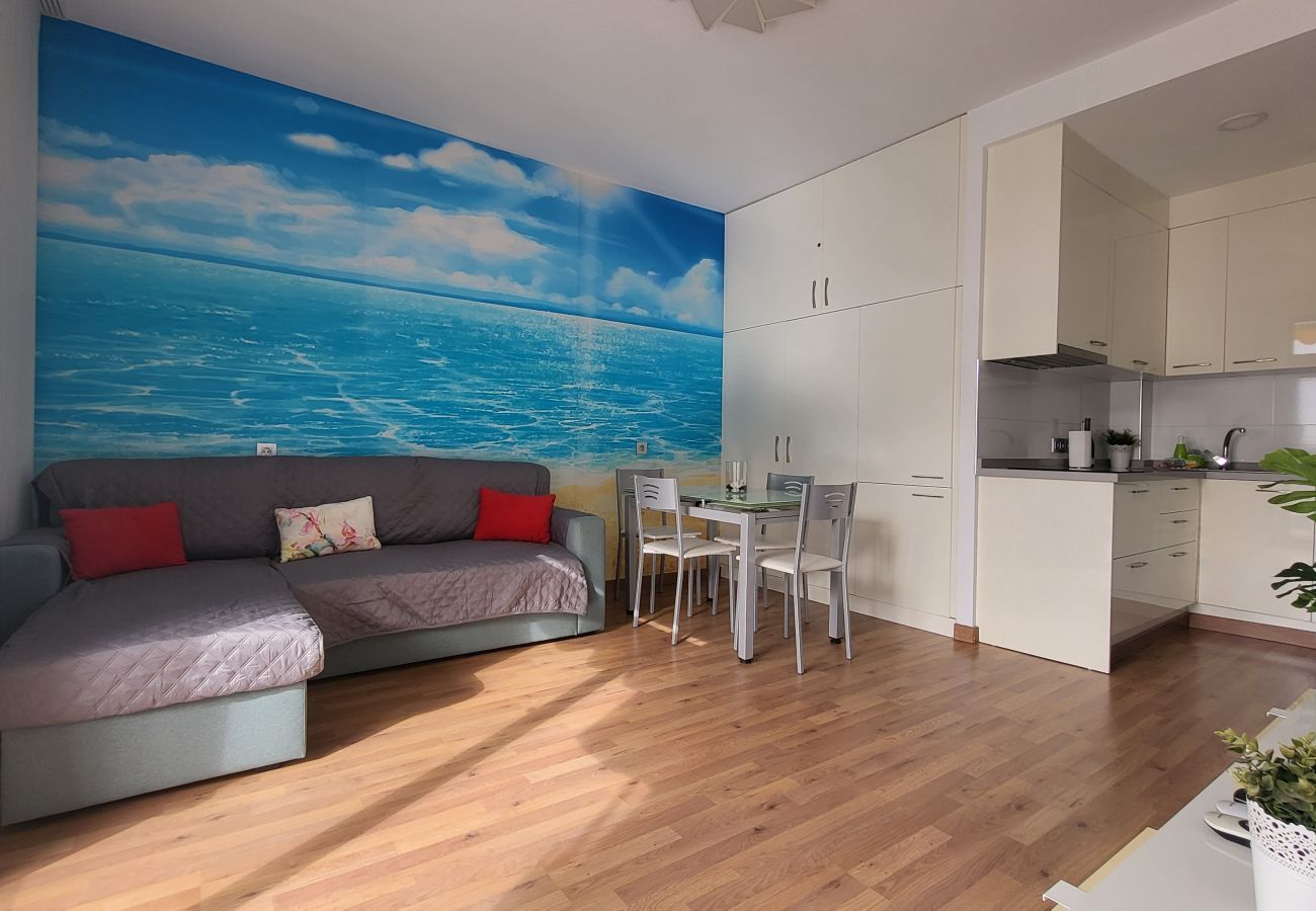 House in Las Palmas de Gran Canaria - Lovely balcony sea views By CanariasGetaway 