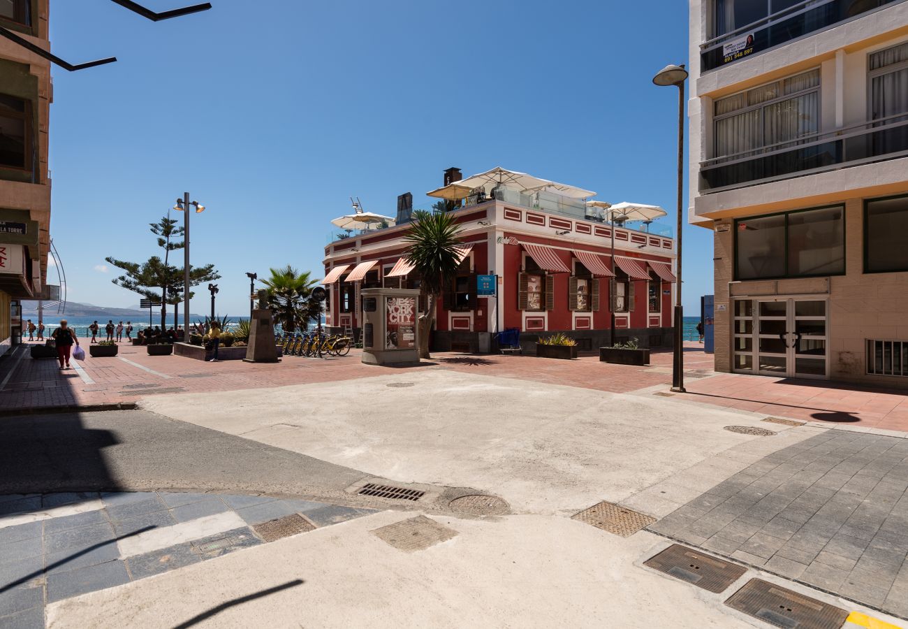 Studio in Las Palmas de Gran Canaria - Great terrace sea views By CanariasGetaway 