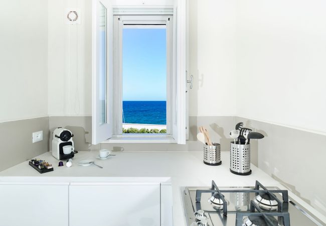 Villa in Siracusa - Design sea front villa with mini pool  in Fontane Bianche, Sicily Villa in Siracusa - Design sea front villa with mini pool  in Fontane Bianche, Sicily