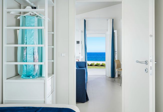 Villa in Siracusa - Design sea front villa with mini pool  in Fontane Bianche, Sicily Villa in Siracusa - Design sea front villa with mini pool  in Fontane Bianche, Sicily