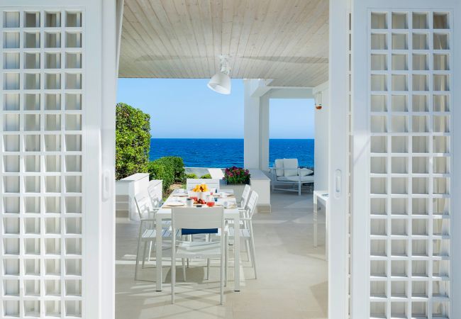 Villa in Siracusa - Design sea front villa with mini pool  in Fontane Bianche, Sicily Villa in Siracusa - Design sea front villa with mini pool  in Fontane Bianche, Sicily