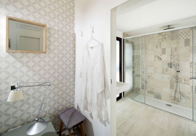 Villa in Noto - Seafront villa with pool near Syracuse, Sicily - Timo - 6 pax Villa in Noto - Seafront villa with pool near Syracuse, Sicily - Timo - 6 pax