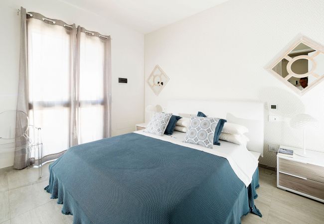 Villa in Noto - Seafront villa with pool near Syracuse, Sicily - Timo - 6 pax Villa in Noto - Seafront villa with pool near Syracuse, Sicily - Timo - 6 pax