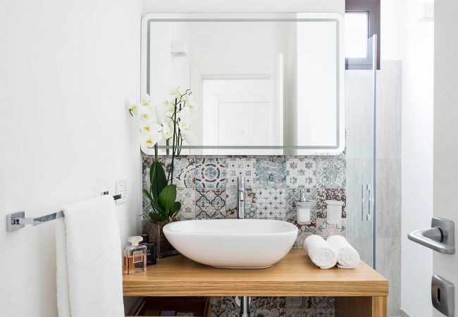 Villa in Noto - Seafront villa with pool near Syracuse, Sicily - Timo - 6 pax Villa in Noto - Seafront villa with pool near Syracuse, Sicily - Timo - 6 pax