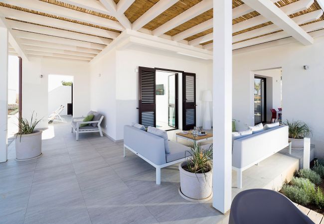 Villa in Noto - Seafront villa with pool near Syracuse, Sicily - Rosmarino - 6 pax Villa in Noto - Seafront villa with pool near Syracuse, Sicily - Rosmarino - 6 pax