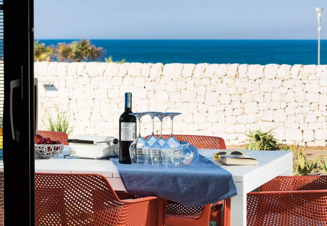 Villa in Noto - Seafront villa with pool near Syracuse, Sicily - Rosmarino - 6 pax Villa in Noto - Seafront villa with pool near Syracuse, Sicily - Rosmarino - 6 pax