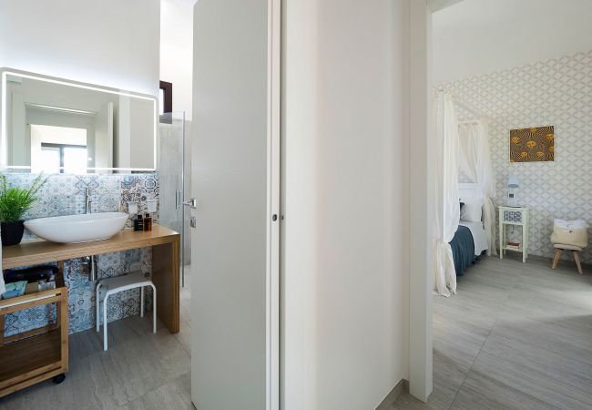 Villa in Noto - Seafront villa with pool near Syracuse, Sicily - Rosmarino - 6 pax Villa in Noto - Seafront villa with pool near Syracuse, Sicily - Rosmarino - 6 pax