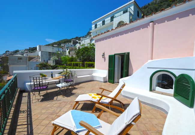 House in Praiano - Casale Fralisa - Marvelous terrace and hot tub with sea view House in Praiano - Casale Fralisa - Marvelous terrace and hot tub with sea view
