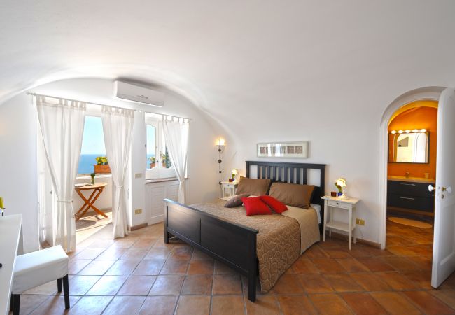 House in Praiano - Casale Fralisa - Marvelous terrace and hot tub with sea view House in Praiano - Casale Fralisa - Marvelous terrace and hot tub with sea view