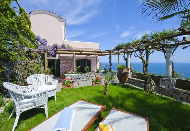 House in Praiano - Casale Fralisa - Marvelous terrace and hot tub with sea view House in Praiano - Casale Fralisa - Marvelous terrace and hot tub with sea view