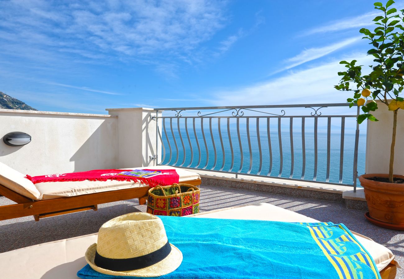 House in Praiano - Casa La Ulivella - Large Terrace Overlooking the sea