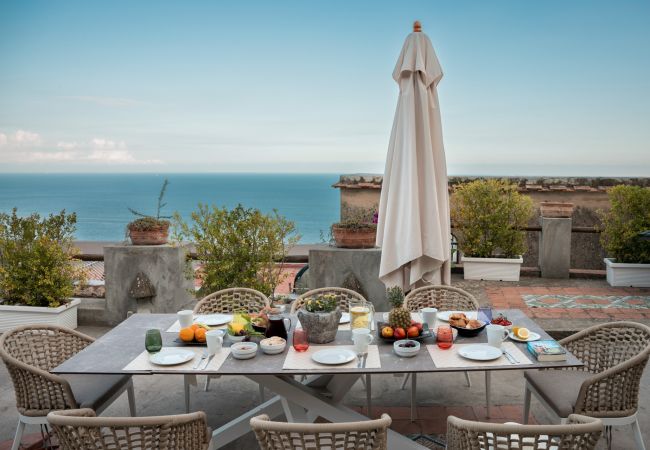 Villa in Praiano - Villa Panorama - Garden overlooking the sea and Sauna Villa in Praiano - Villa Panorama - Garden overlooking the sea and Sauna