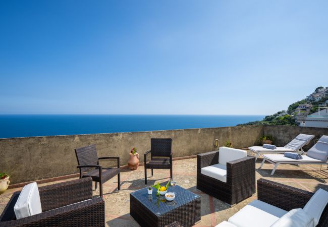 Villa in Praiano - Villa Panorama - Garden overlooking the sea and Sauna Villa in Praiano - Villa Panorama - Garden overlooking the sea and Sauna