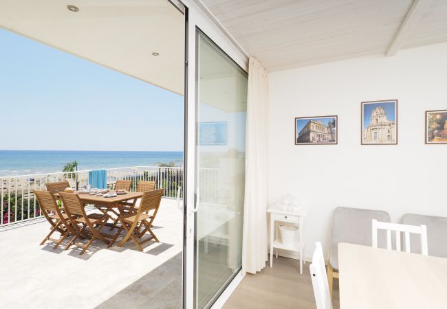 Villa in Donnalucata - Fabulous seafront villa in Donnalucata, Sicily Villa in Donnalucata - Fabulous seafront villa in Donnalucata, Sicily