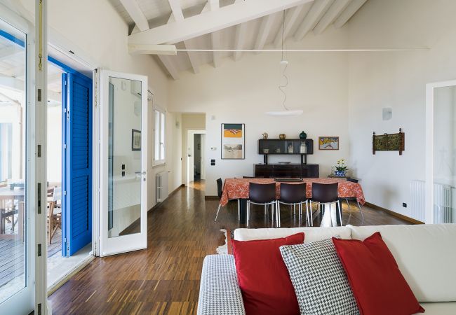 Villa in Augusta - Seafront villa with pool in the Noto Valley, Sicily South-East - 8 pax Villa in Augusta - Seafront villa with pool in the Noto Valley, Sicily South-East - 8 pax