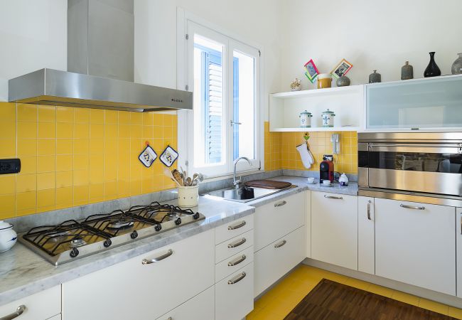 Villa in Augusta - Seafront villa with pool in the Noto Valley, Sicily South-East - 8 pax Villa in Augusta - Seafront villa with pool in the Noto Valley, Sicily South-East - 8 pax