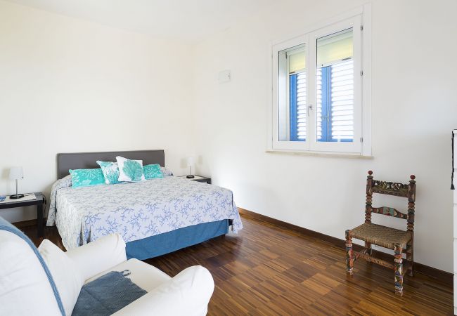 Villa in Augusta - Seafront villa with pool in the Noto Valley, Sicily South-East - 8 pax Villa in Augusta - Seafront villa with pool in the Noto Valley, Sicily South-East - 8 pax