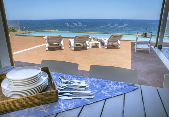 Villa in Augusta - Seafront villa with pool in the Noto Valley, Sicily South-East - 8 pax Villa in Augusta - Seafront villa with pool in the Noto Valley, Sicily South-East - 8 pax