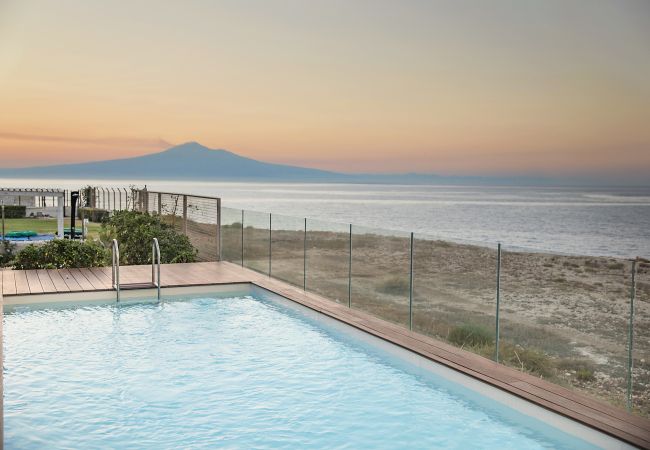 Villa in Augusta - Seafront villa with pool in the Noto Valley, Sicily South-East - 8 pax Villa in Augusta - Seafront villa with pool in the Noto Valley, Sicily South-East - 8 pax