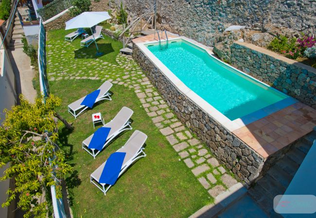 Villa/Dettached house in Praiano - Villa Imperati - Splendid villa with private pool overlooking the sea