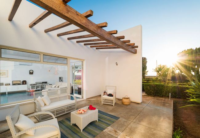 Villa in Paceco - Villa with pool, 450 metres from sea, near Trapani, Sicily - 14 pax Villa in Paceco - Villa with pool, 450 metres from sea, near Trapani, Sicily - 14 pax