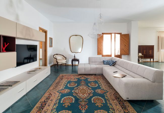 Villa in Paceco - Villa with pool, 450 metres from sea, near Trapani, Sicily - 14 pax Villa in Paceco - Villa with pool, 450 metres from sea, near Trapani, Sicily - 14 pax