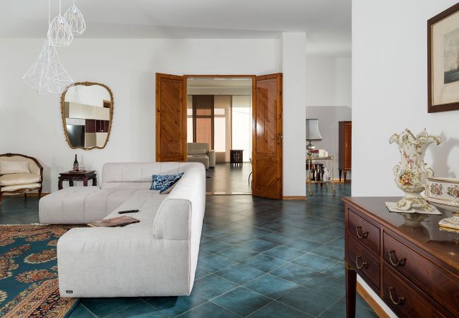 Villa in Paceco - Villa with pool, 450 metres from sea, near Trapani, Sicily - 14 pax Villa in Paceco - Villa with pool, 450 metres from sea, near Trapani, Sicily - 14 pax