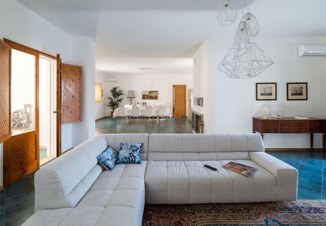 Villa in Paceco - Villa with pool, 450 metres from sea, near Trapani, Sicily - 14 pax Villa in Paceco - Villa with pool, 450 metres from sea, near Trapani, Sicily - 14 pax