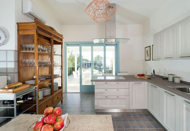 Villa in Paceco - Villa with pool, 450 metres from sea, near Trapani, Sicily - 14 pax Villa in Paceco - Villa with pool, 450 metres from sea, near Trapani, Sicily - 14 pax