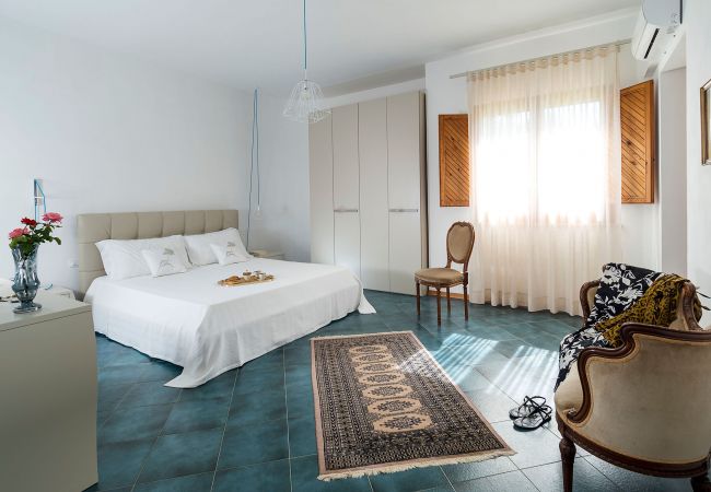 Villa in Paceco - Villa with pool, 450 metres from sea, near Trapani, Sicily - 14 pax Villa in Paceco - Villa with pool, 450 metres from sea, near Trapani, Sicily - 14 pax