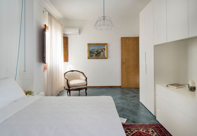 Villa in Paceco - Villa with pool, 450 metres from sea, near Trapani, Sicily - 14 pax Villa in Paceco - Villa with pool, 450 metres from sea, near Trapani, Sicily - 14 pax