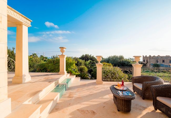 Villa in Scicli - Pool villa with wellness area, 1,5 km sea of Donnalucata, Scicli Villa in Scicli - Pool villa with wellness area, 1,5 km sea of Donnalucata, Scicli