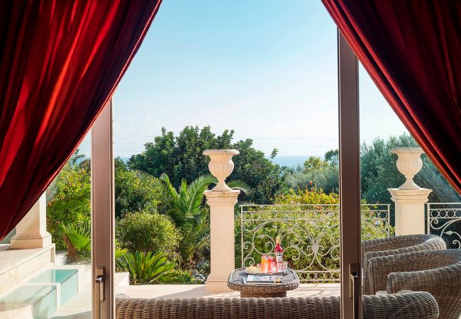 Villa in Scicli - Pool villa with wellness area, 1,5 km sea of Donnalucata, Scicli Villa in Scicli - Pool villa with wellness area, 1,5 km sea of Donnalucata, Scicli