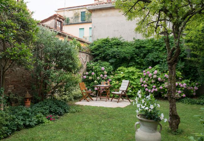 Apartment in Santa Croce - Elegant apartment with garden, in S.Croce, Venice Apartment in Santa Croce - Elegant apartment with garden, in S.Croce, Venice